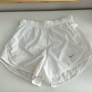 Nike women’s tempo running shorts
